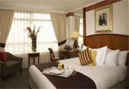 Hotel London room